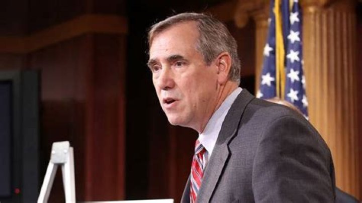 
7 Things You Should Know About Senator Jeff Merkley 