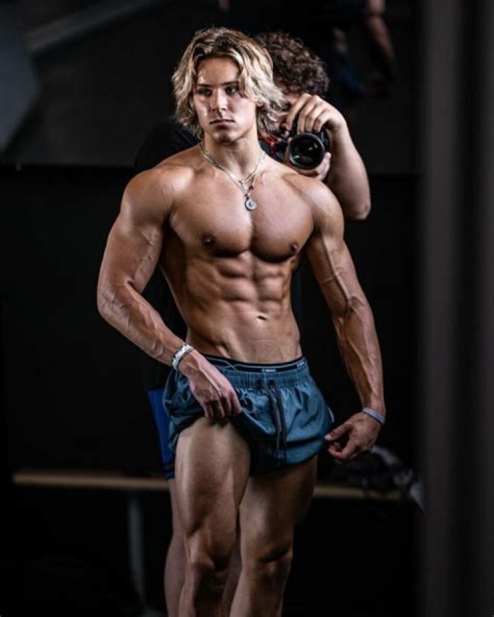 Alex Eubank Height, Weight, Net Worth, Age, Birthday, Wikipedia, Who, Nationality, Biography