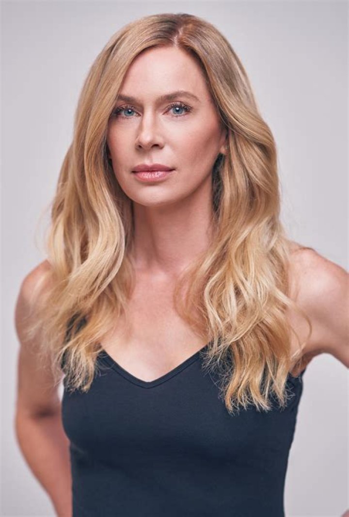 Anne Louise Dudek Height, Weight, Net Worth, Age, Birthday, Wikipedia, Who, Instagram, Biography