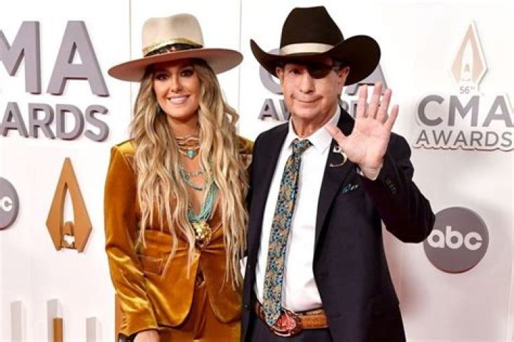 
At CMAs, Lainey Wilson Celebrates Her Biggest Win, Her Dad’s Presence: ‘It Truly Is a Miracle’ 