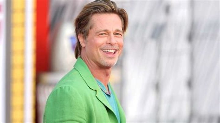 
Brad Pitt Compliments ‘Phenomenal’ Ana de Armas as Marilyn Monroe: ‘Tough Dress to Fill’ 