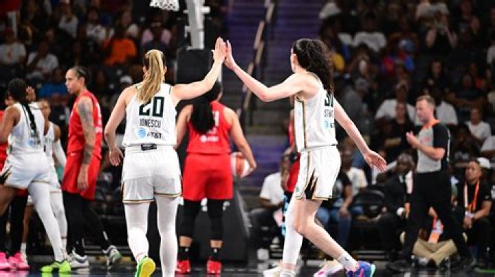 Breanna Stewart Height, Weight, Net Worth, Age, Birthday, Wikipedia, Who, Nationality, Biography