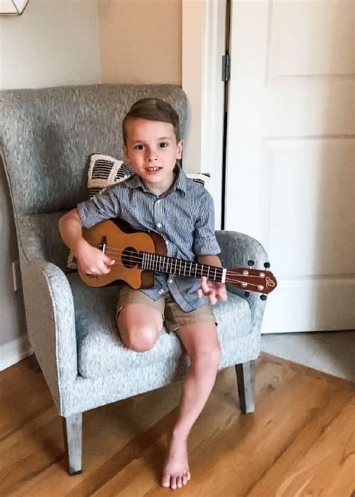 Carson Crosby Height, Weight, Net Worth, Age, Birthday, Wikipedia, Who, Nationality, Biography