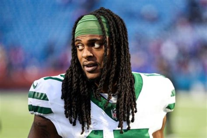 
Davante Adams Gets The NFL Franchise Tag- Will He Be Leaving The Packers As An Unrestricted Free Agent 