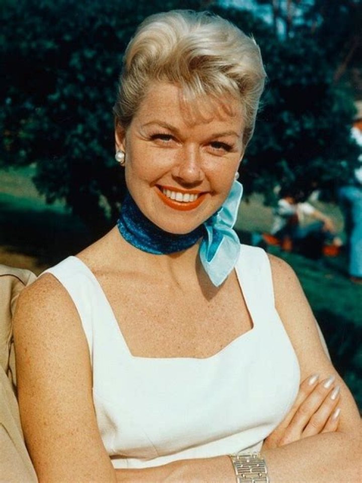 
Doris Day Height, Weight, Net Worth, Age, Birthday, Wikipedia, Who, Nationality, Biography 