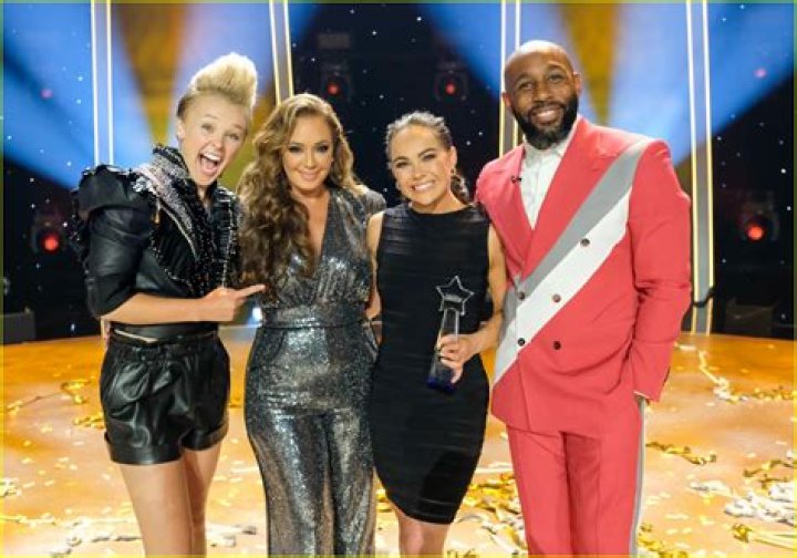 
Everything To Know About Elizabeth Anweis – 5 Fast Facts 