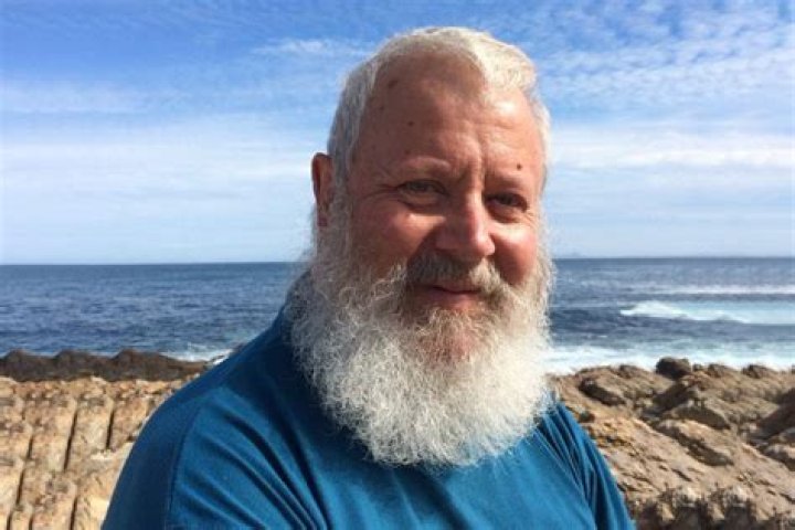 
Famous South African Film Critic, Barry Ronge, Dies at Age 74 