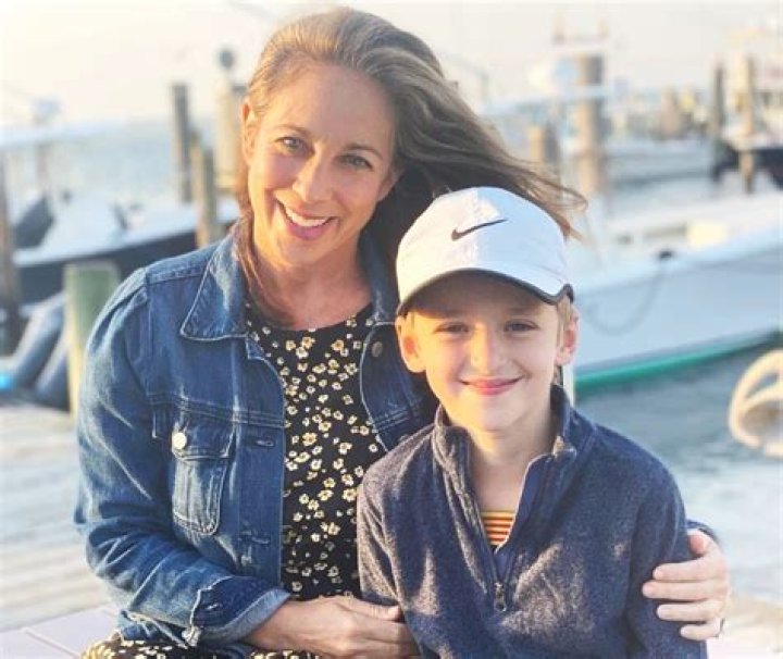 Fans Suspect Lauren Glassberg Is Pregnant With A Baby, Is It Her Baby. Bump They Saw On TV?