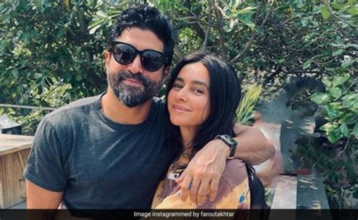 
Farhan Akhtar spends a Muscial Sunday with his dogs 