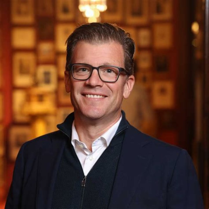 
Frank Floessel Height, Weight, Net Worth, Age, Birthday, Wikipedia, Who, Instagram, Biography 