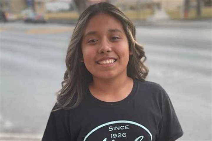 
Grieving Uvalde Mom Says School Called and Complained About Surviving Daughter Wearing Ripped Jeans 