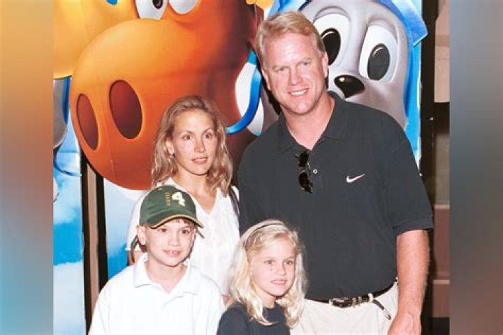 
Gunnar Esiason, His Wife Darcy Kaspar And Their Son Kaspar Make A Small Family 