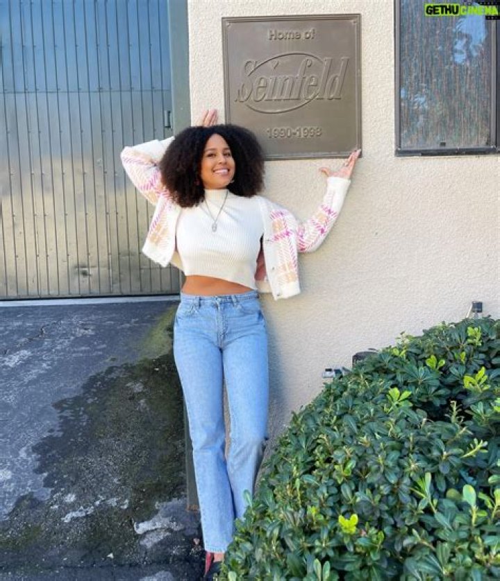 Hayley Marie Norman Height, Weight, Net Worth, Age, Birthday, Wikipedia, Who, Nationality, Biography