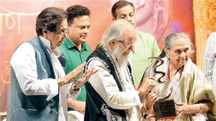 
How Old Is Vaijnath Mangeshkar? Where Is Hridaynath Mangeshkar Son Today? 