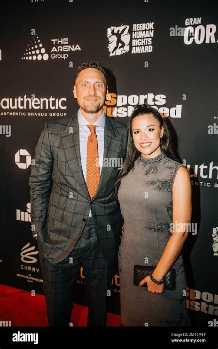 
Hunter Pence is Married to Wife: Alexis Pence : Alexis Pence’s Biography 