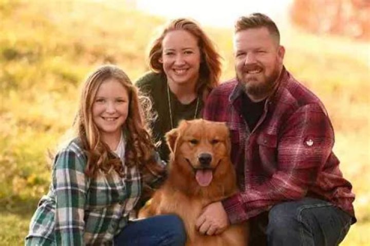 
Illinois Dad Dies After Falling Out of Car While Collecting Donations for Daughter’s Girl Scout Troop 