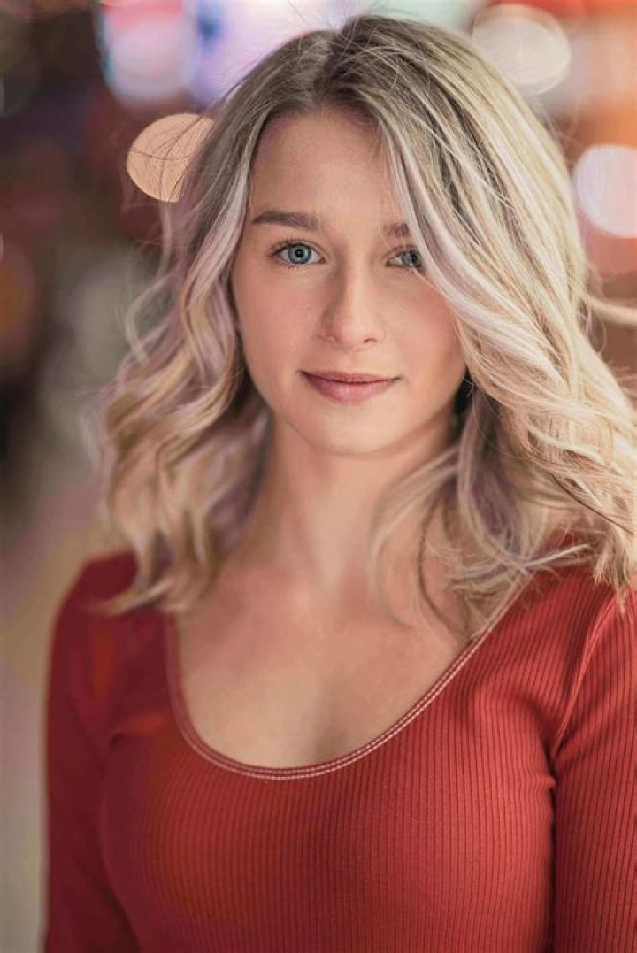 
Is Erin Pitt Married? Her Bio, Age, Boyfriend and Net worth 