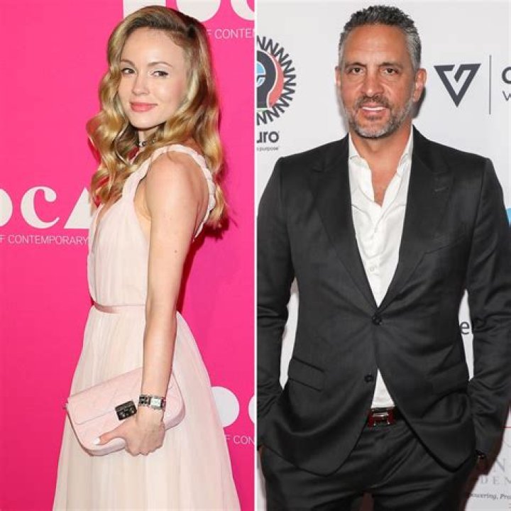 
Is Joseph Kahn Married or Dating? His, Wiki, Age, Wife, Net worth and Family 