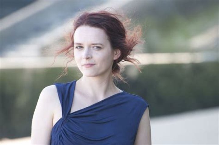 
Julia Krynke Height, Weight, Net Worth, Age, Birthday, Wikipedia, Who, Nationality, Biography 