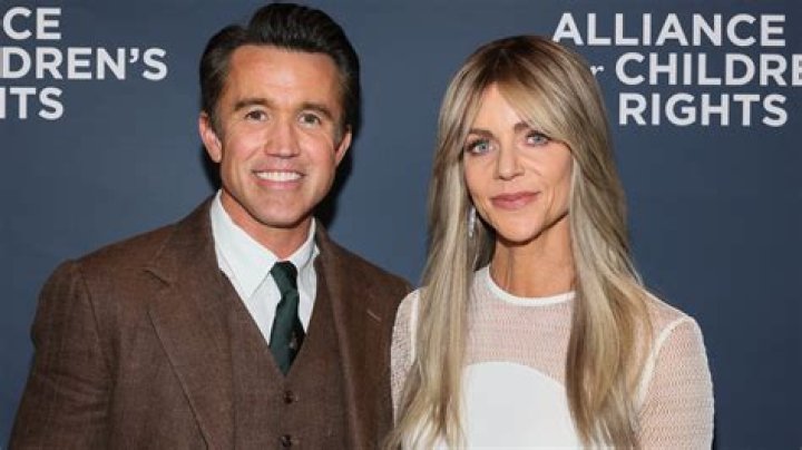 
Katie McElhenney – Rob McElhenney’s Sister Is An Author 