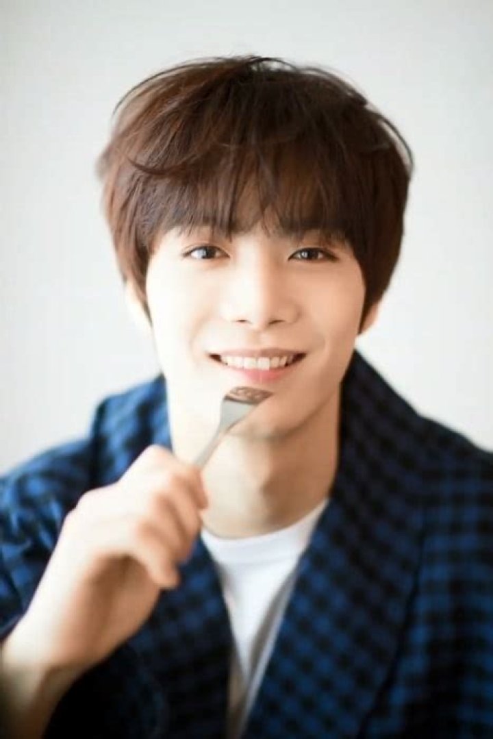 
Kim Jin-hyeon Height, Weight, Net Worth, Age, Birthday, Wikipedia, Who, Instagram, Biography 