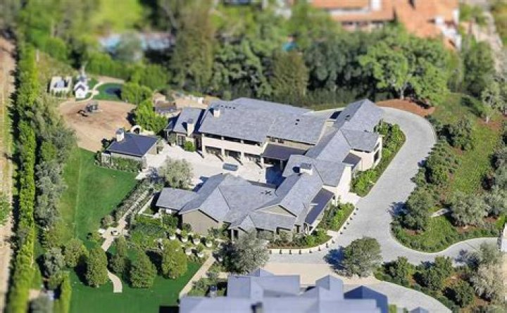 
Kim Kardashian Puts Spare Hidden Hills Home Back on the Market for $7 Million 6 Months After Buying It 