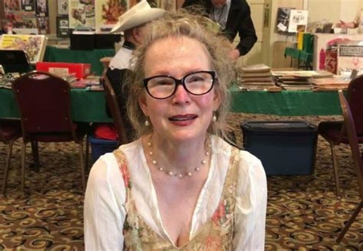 
Laurie Whitwell Height, Weight, Net Worth, Age, Birthday, Wikipedia, Who, Nationality, Biography 