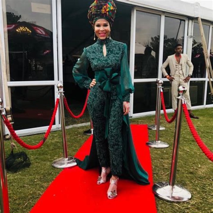 Leleti Khumalo Height, Weight, Net Worth, Age, Birthday, Wikipedia, Who, Nationality, Biography