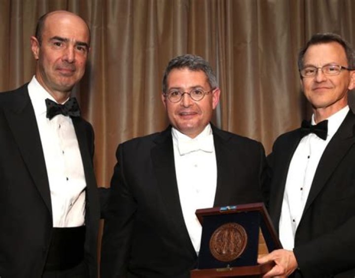 
Leonard Leo’s political group receives $1.6 billion in donations 