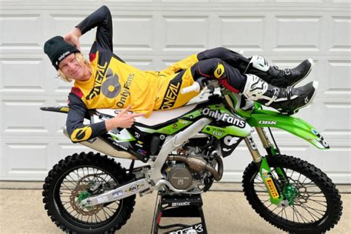 
Logan Karnow Height, Weight, Net Worth, Age, Birthday, Wikipedia, Who, Nationality, Biography 