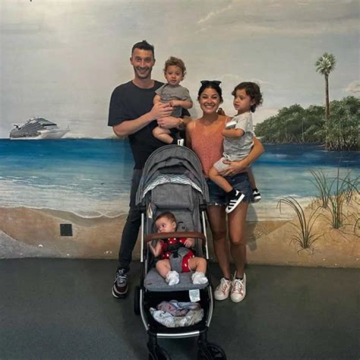 Loren Brovarnik Height, Weight, Net Worth, Age, Birthday, Wikipedia, Who, Nationality, Biography