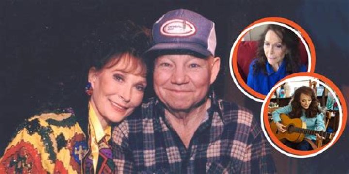 
Loretta Lynn Is Dead – She Wrote Tribute to Late Husband of 48 Years before She Sold Family House 