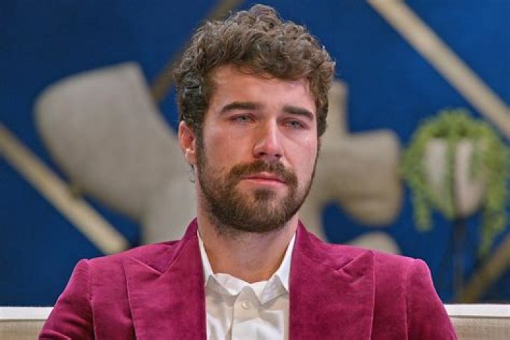 
‘Love Is Blind’ ‘s Cole Barnett Is in ‘Much Needed Therapy’ After Season 3 Aired: ‘Freeing and Liberating’ 