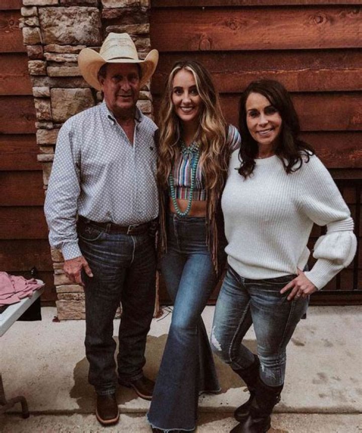 
Luke Bryan’s Leaps, Maren Morris’ Cameo, Lainey Wilson’s Dad Moment: What You Didn’t See on TV at the CMAs 