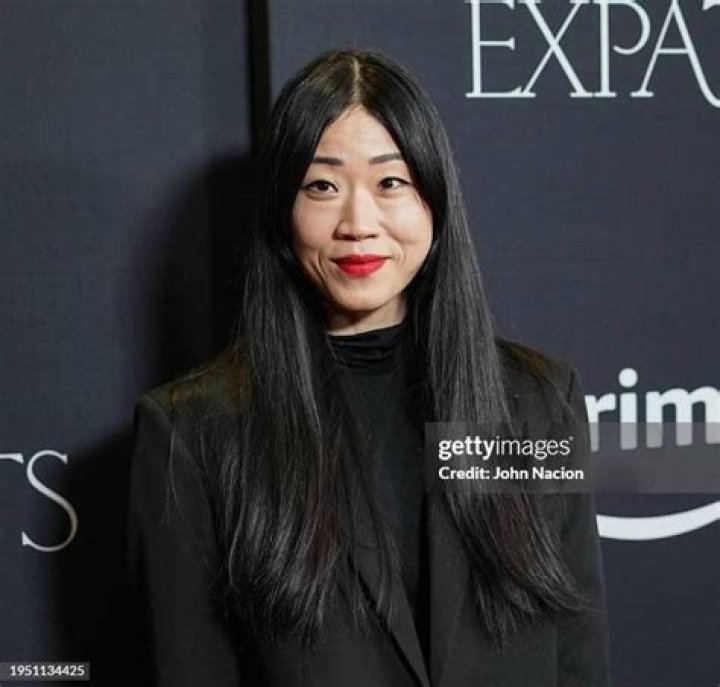 
Mary HK Choi Husband, Age And Married Life 