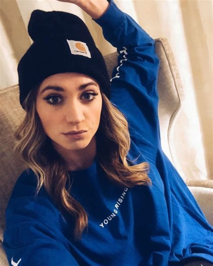 
Naked Truth Of Fox News Correspondent – Ellison Barber 