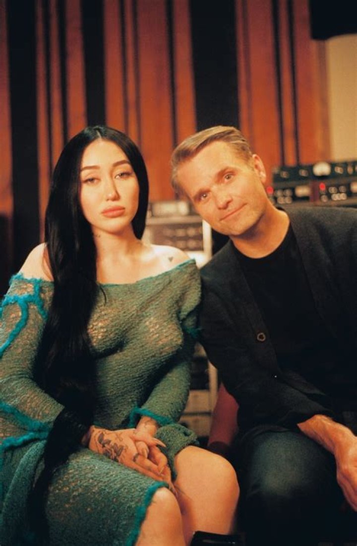 
Noah Cyrus Releases Song Inspired by Parents Billy Ray and Tish Cyrus’ Relationship 