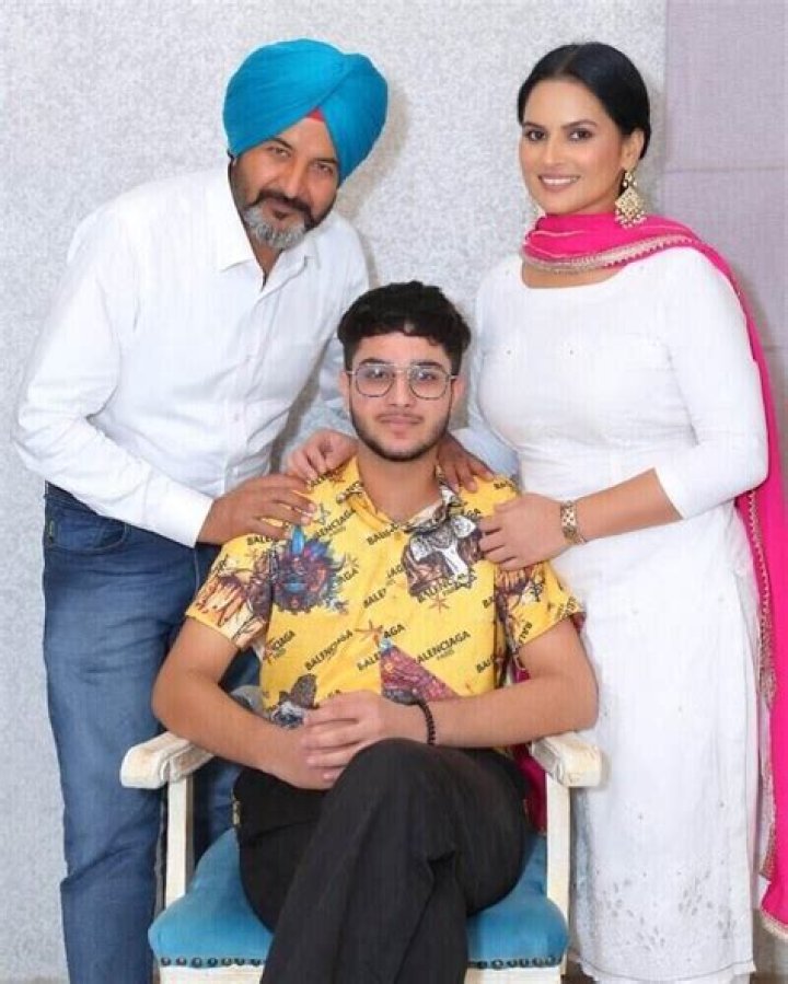 
Raj Dhaliwal Height, Weight, Net Worth, Age, Birthday, Wikipedia, Who, Nationality, Biography 