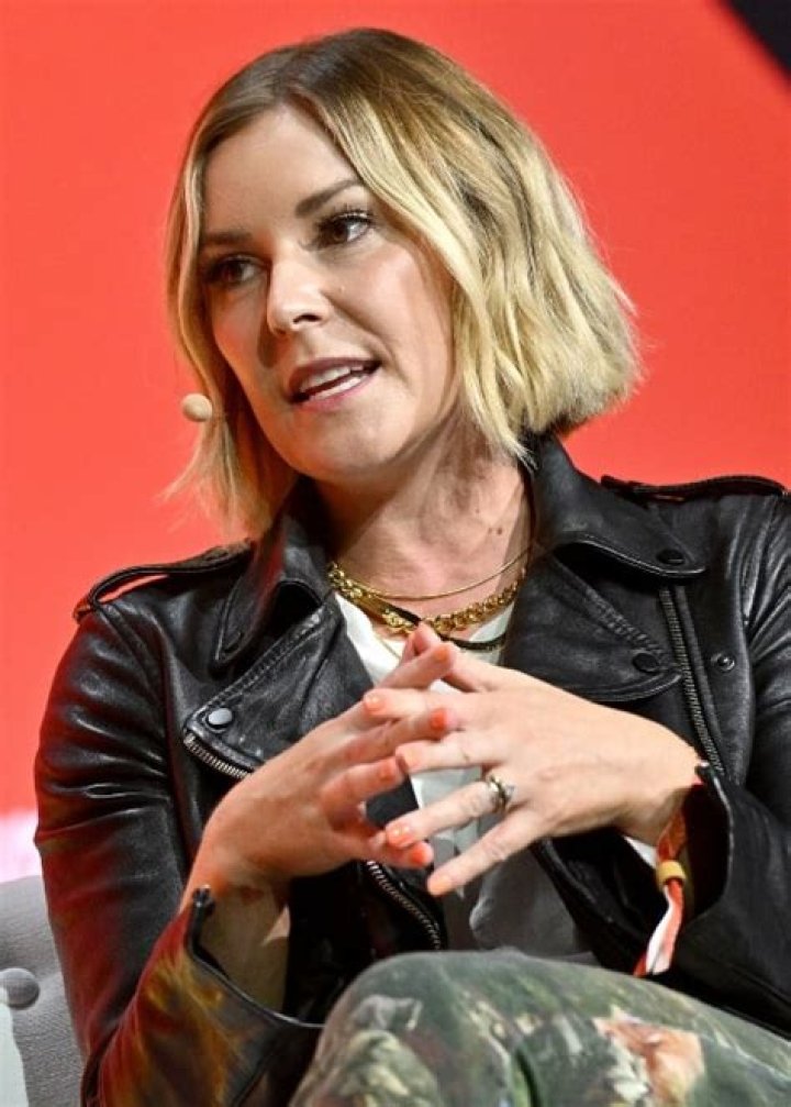 
Renee Paquette Height, Weight, Net Worth, Age, Birthday, Wikipedia, Who, Nationality, Biography 