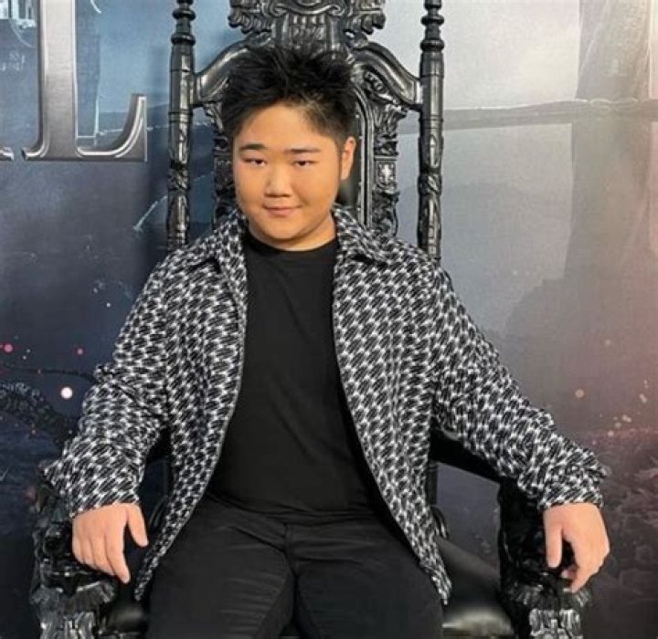 Reyn Doi Height, Weight, Net Worth, Age, Birthday, Wikipedia, Who, Instagram, Biography