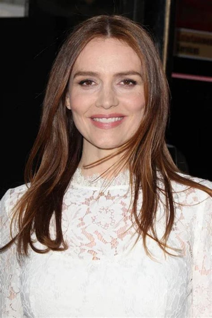 Saffron Burrows Height, Weight, Net Worth, Age, Birthday, Wikipedia, Who, Instagram, Biography