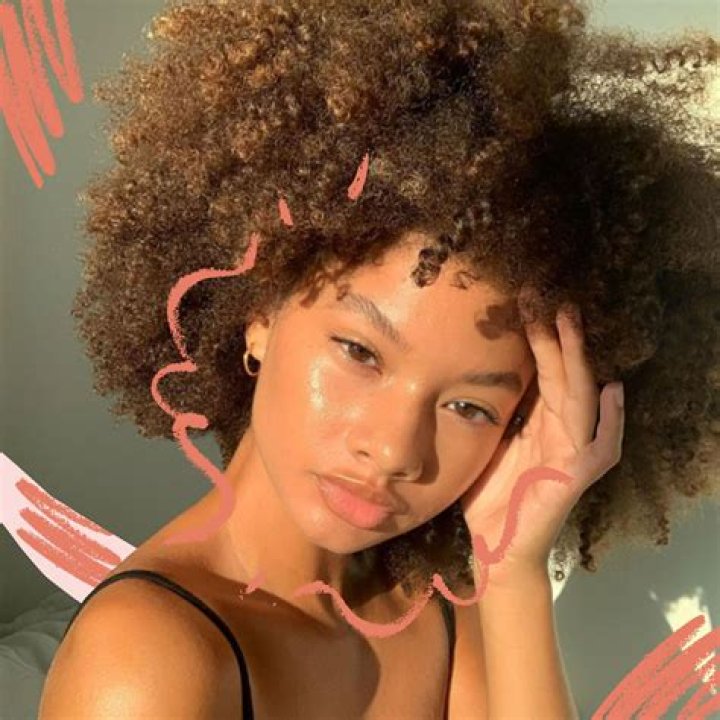 
Saweetie’s No Make Up Look – Here’s What Her Fans Thought Of Her Looks! 