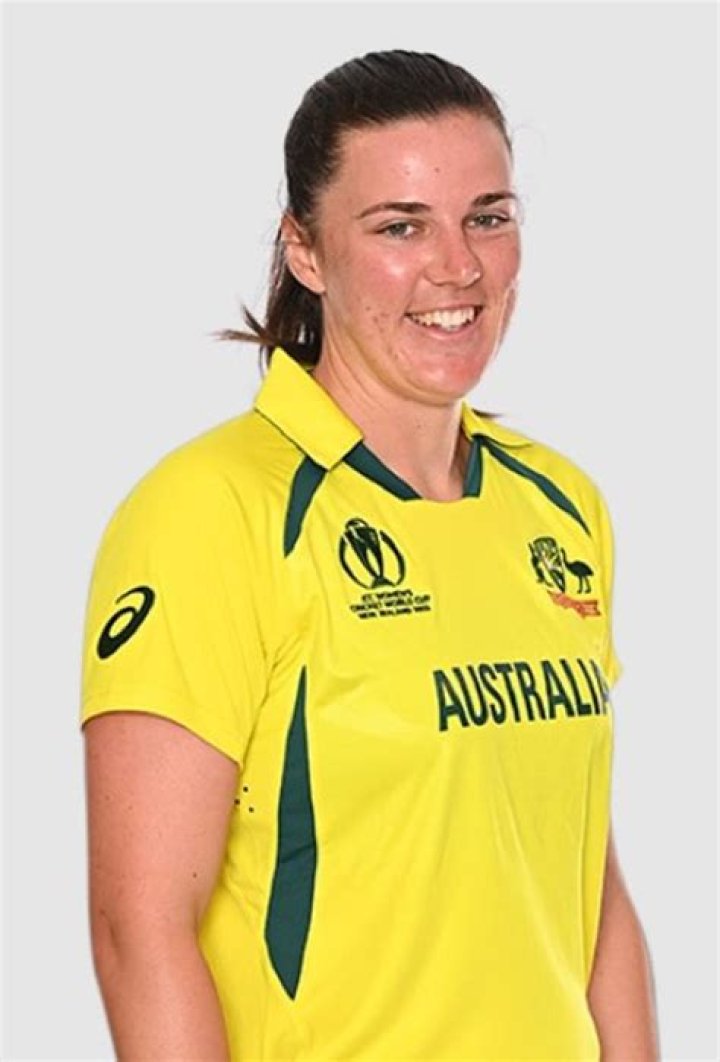 Shannen Reilly McGrath Height, Weight, Net Worth, Age, Birthday, Wikipedia, Who, Instagram, Biography