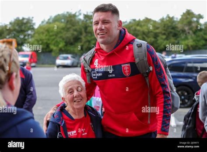 
Shaun Kenny Dowall Height, Weight, Net Worth, Age, Birthday, Wikipedia, Who, Nationality, Biography 