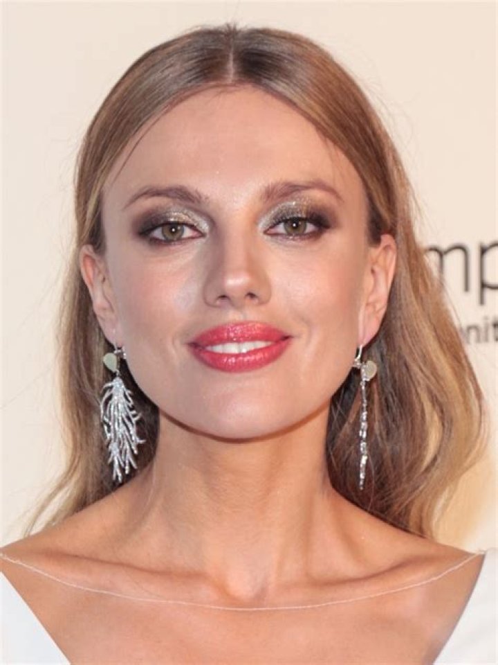 Sorina Luminita Height, Weight, Net Worth, Age, Birthday, Wikipedia, Who, Nationality, Biography