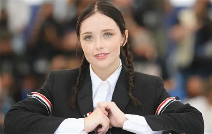 Suzanna Son Height, Weight, Net Worth, Age, Birthday, Wikipedia, Who, Instagram, Biography