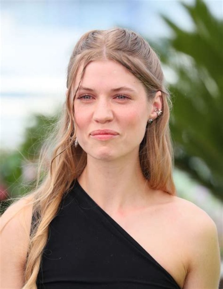 
Tessa Hoder Height, Weight, Net Worth, Age, Birthday, Wikipedia, Who, Nationality, Biography 
