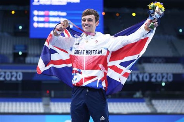 
Tom Daley Hasn’t ‘Made Any Decisions’ About Competing in 2024 Olympics: I’m ‘Working Out What’s Next’ 