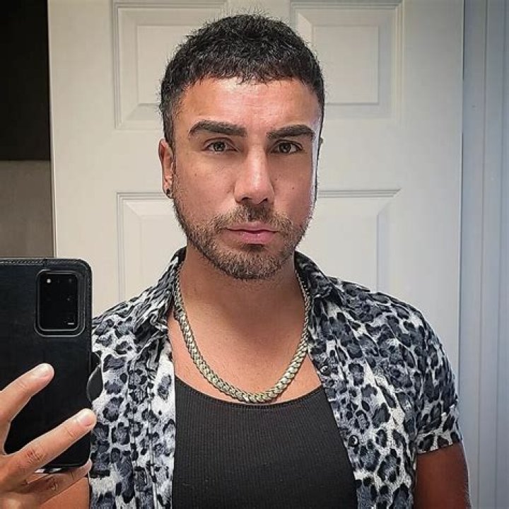 
Tony Garza Height, Weight, Net Worth, Age, Birthday, Wikipedia, Who, Nationality, Biography 