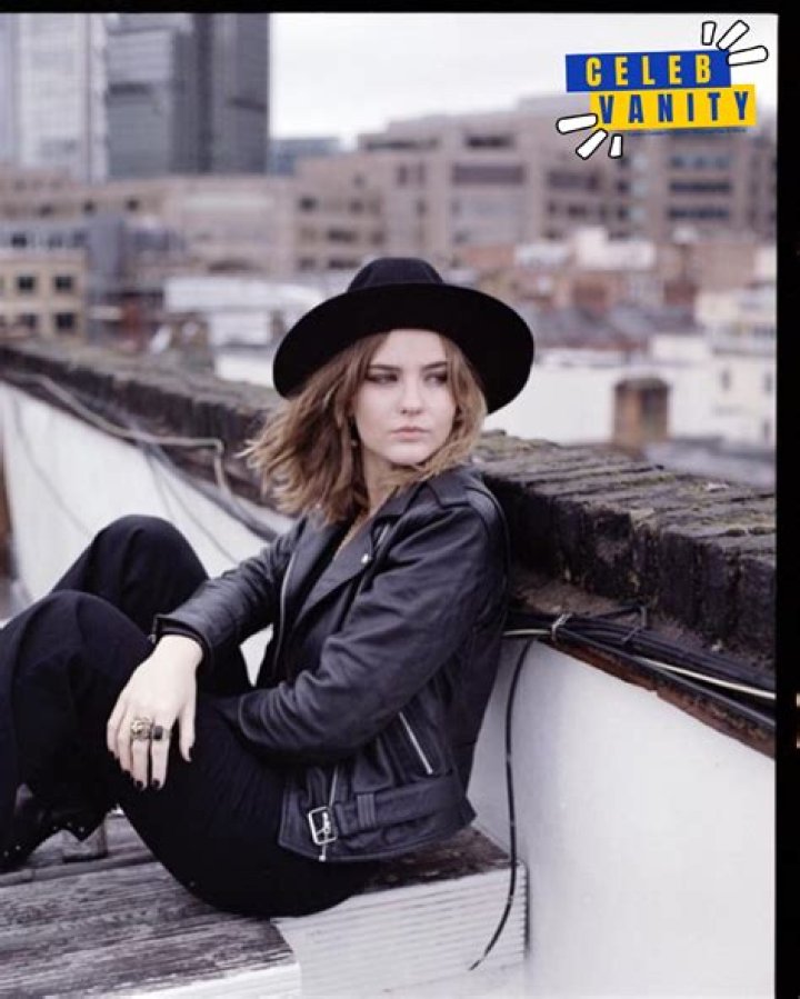 Victoria De Angelis Height, Weight, Net Worth, Age, Birthday, Wikipedia, Who, Nationality, Biography